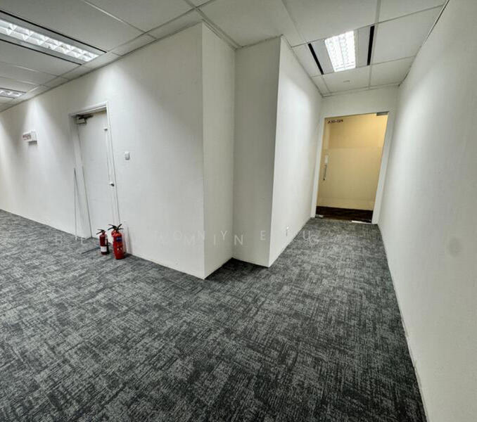 Keck Seng Tower, 133 Cecil Street, 2,144 sqft, Office For Rent, by Tony Eyu, 60199916 - Hallway - CommercialGuru.com.sg