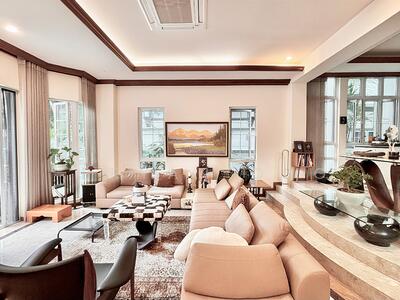 For Sale - Timeless Freehold Detached Residence on Merryn Road