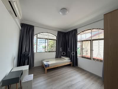 For Rent - Robey Crescent Master Bedroom for Rent