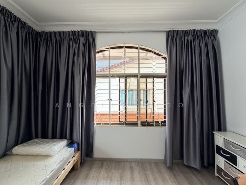 Robey Crescent Master Bedroom for Rent, Kovan, Room Rental, 250 sqft, Semi-Detached House For Rent, by Angella Thoo, 60200311 - Bedroom - PropertyGuru.com.sg