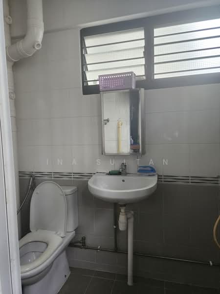 330 Ubi Avenue 1, 330 Ubi Avenue 1, Room Rental, 100 sqft, HDB Flat For Rent, by Ina Sultan, 60200380 - Bathroom - PropertyGuru.com.sg