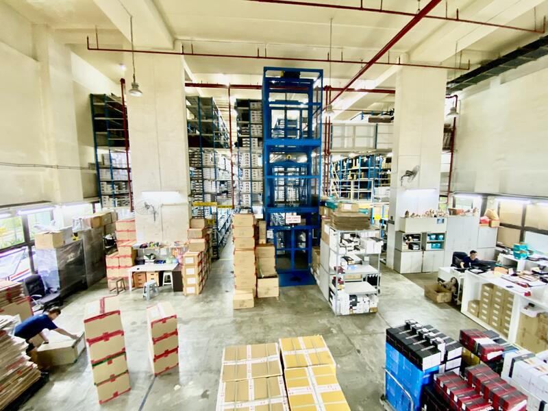 Ground Level Fitted Warehouse Near Tai Seng MRT!
