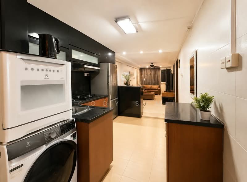 21 Eunos Crescent, 21 Eunos Crescent, 2 Bedrooms, 710 sqft, HDB Flat For Sale, by Cody Sim, 60200410 - Kitchen - PropertyGuru.com.sg