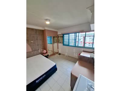 For Rent - 104 Spottiswoode Park Road