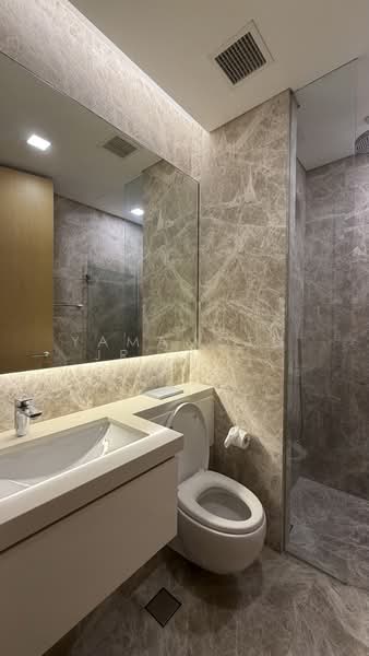 The Laurels @ Cairnhill Road Condominium For Sale at S$ 2,688,888 | PropertyGuru Singapore - Common Bathroom
