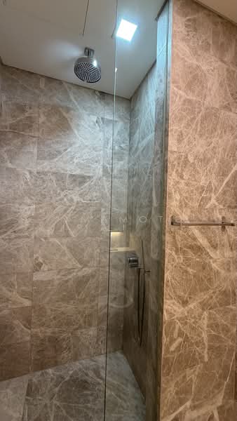 The Laurels @ Cairnhill Road Condominium For Sale at S$ 2,688,888 | PropertyGuru Singapore - Master Bathroom