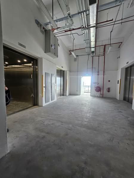 Food Factory For Rent Corner Low floor, Tuas south Avenue, 2,185 sqft, Factory / Workshop (B2) For Rent, by Angie Low 罗笳僡, 60200657 - Corridor - CommercialGuru.com.sg