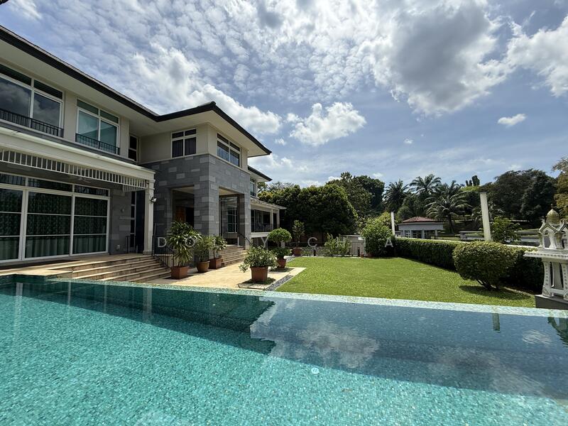 For Sale - Gallop Park Road GCB