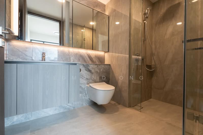 Piccadilly Grand, 3 Northumberland Road, Farrer Park / Serangoon Rd, 2 Bedrooms, 710 sqft, Condominium For Sale, by Edmund Ong, 60200722 - Bathroom - PropertyGuru.com.sg
