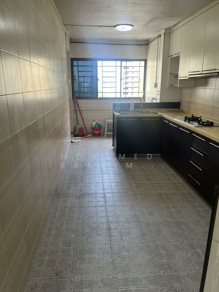 211 Tampines Street 23 HDB Flat For Sale at S$ 640,000 | PropertyGuru Singapore - Kitchen