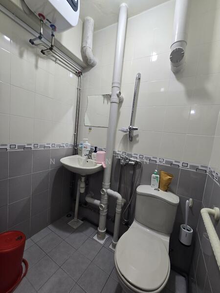 For Sale - 212 Ang Mo Kio Avenue 3