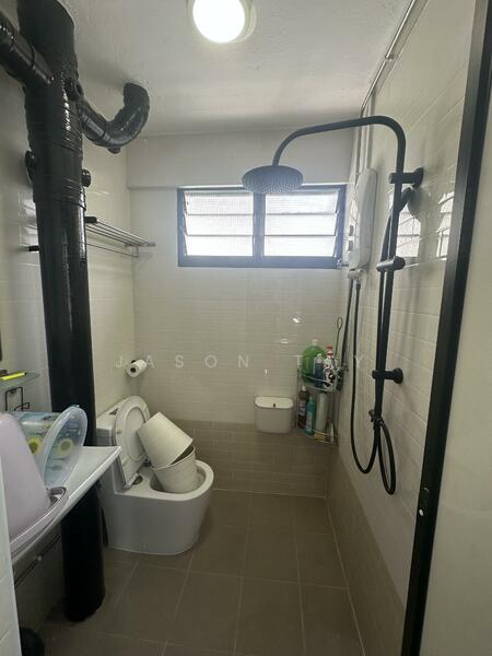 Master bedroom toilet