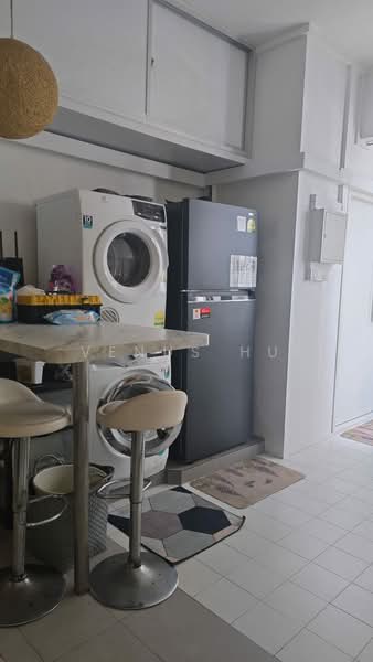 Kim Sia Court, 1 Jalan Jintan, Room Rental, 180 sqft, Apartment For Rent, by Venus Hu, 60201738 - Kitchen - PropertyGuru.com.sg