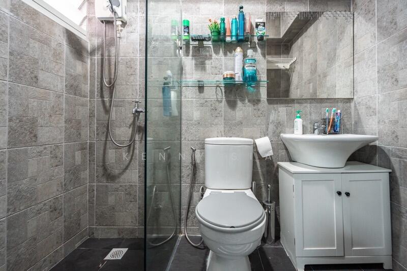 For Sale - 383 Bukit Batok West Avenue 5