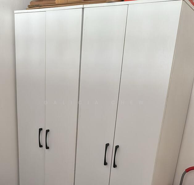 Wardrobe with Storage Space 