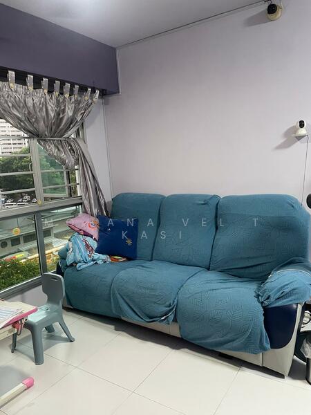 633D Senja Road HDB Flat For Sale at S$ 520,000 | PropertyGuru Singapore - Living Room