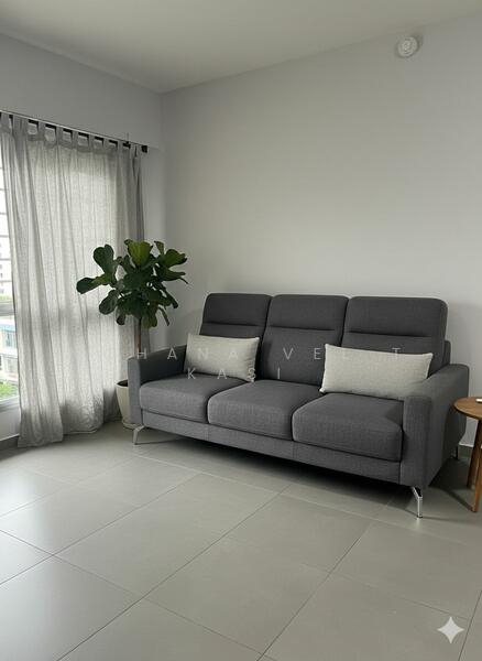 633D Senja Road HDB Flat For Sale at S$ 520,000 | PropertyGuru Singapore - Living Room