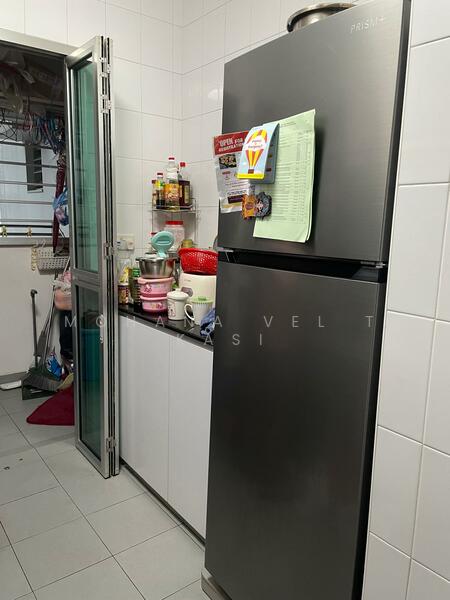 633D Senja Road HDB Flat For Sale at S$ 520,000 | PropertyGuru Singapore - Kitchen
