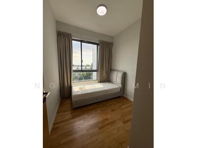 For Rent - Skies Miltonia