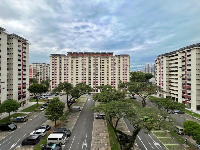 Main Door (Unblocked View)