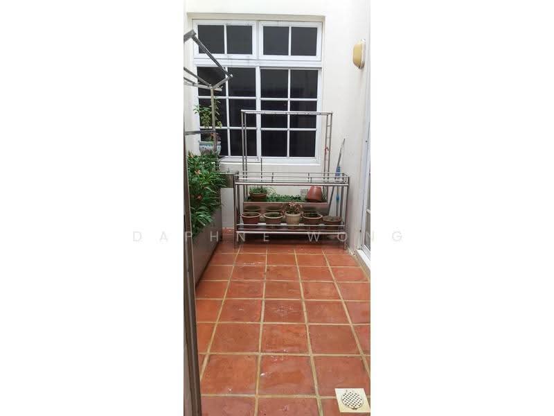 Yi Kai Court, 371 Upper Paya Lebar Road, Hougang / Punggol / Sengkang, 4 Bedrooms, 1,668 sqft, Walk-up Apartment For Sale, by Daphne Wong, 60202090 - Exterior - PropertyGuru.com.sg