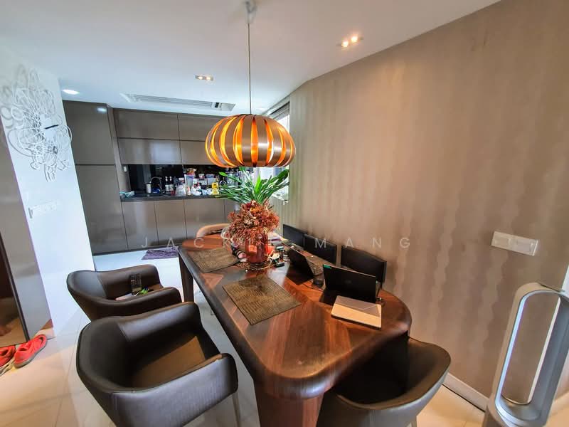 d'Leedon (Former Farrer Court), 13 Leedon Heights, 3 Bedrooms, 1,281 sqft, Condominium For Sale, by Jackie Mang, 60202175 - Dining with dry kitchen - PropertyGuru.com.sg