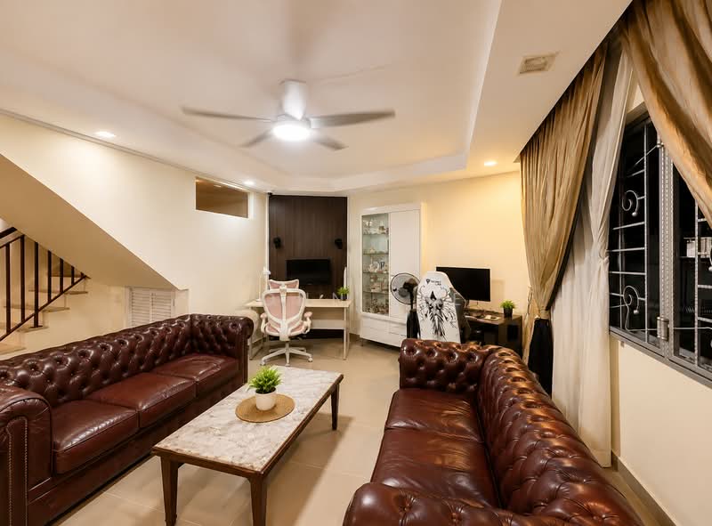 134 Petir Road, 134 Petir Road, 4 Bedrooms, 1,603 sqft, HDB Flat For Sale, by John Lee, 60202252 - Living Room - PropertyGuru.com.sg