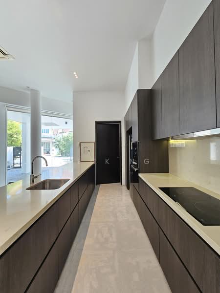 Serangoon Garden Estate, Berwick Drive, 4 Bedrooms, 3,866 sqft, Corner Terrace For Rent, by Jeck Ng, 60202291 - 1st Floor : Kitchen - PropertyGuru.com.sg