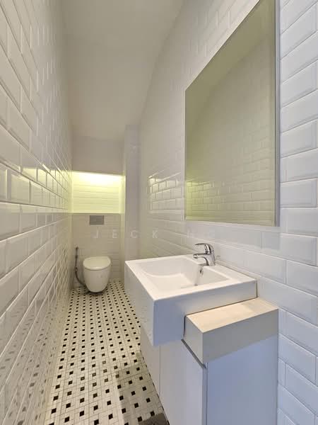 Serangoon Garden Estate, Berwick Drive, 4 Bedrooms, 3,866 sqft, Corner Terrace For Rent, by Jeck Ng, 60202291 - 1st Floor : Powder Room - PropertyGuru.com.sg