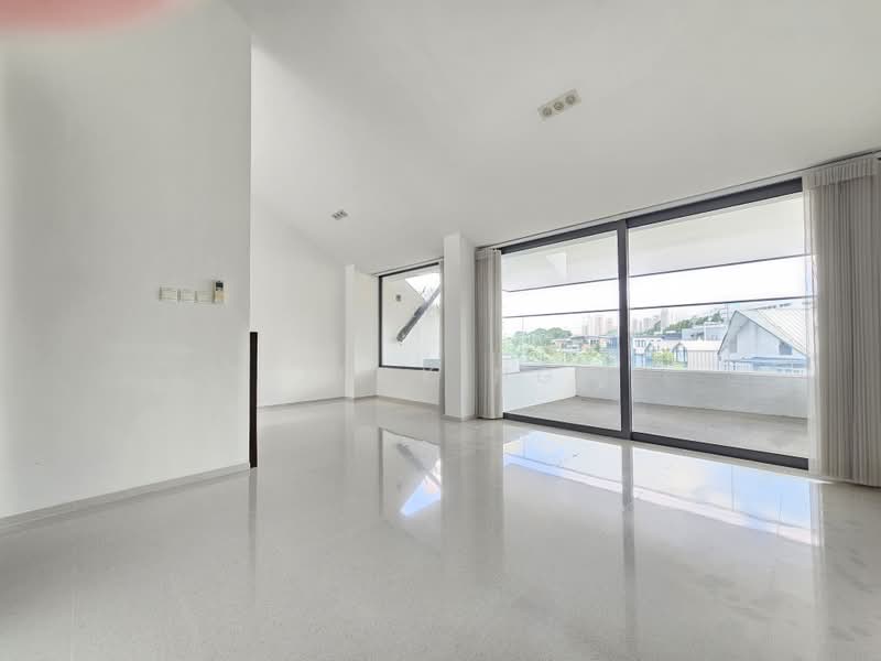 Serangoon Garden Estate, Berwick Drive, 4 Bedrooms, 3,866 sqft, Corner Terrace For Rent, by Jeck Ng, 60202291 - 3rd Floor : Family Area - PropertyGuru.com.sg