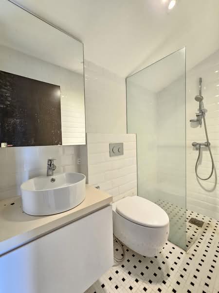 Serangoon Garden Estate, Berwick Drive, 4 Bedrooms, 3,866 sqft, Corner Terrace For Rent, by Jeck Ng, 60202291 - 3rd Floor : Bedroom 4 Bath - PropertyGuru.com.sg