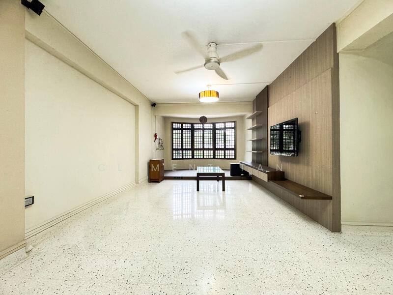 For Sale - 27 Dover Crescent