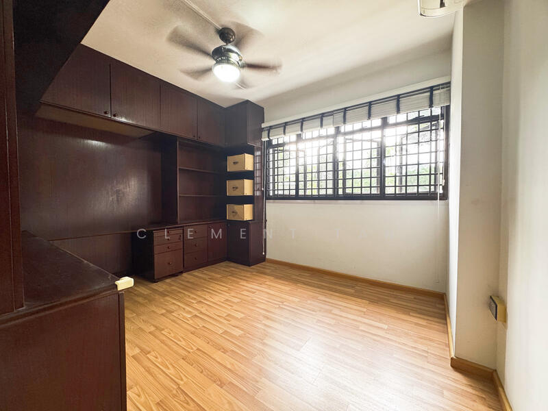 For Sale - 27 Dover Crescent