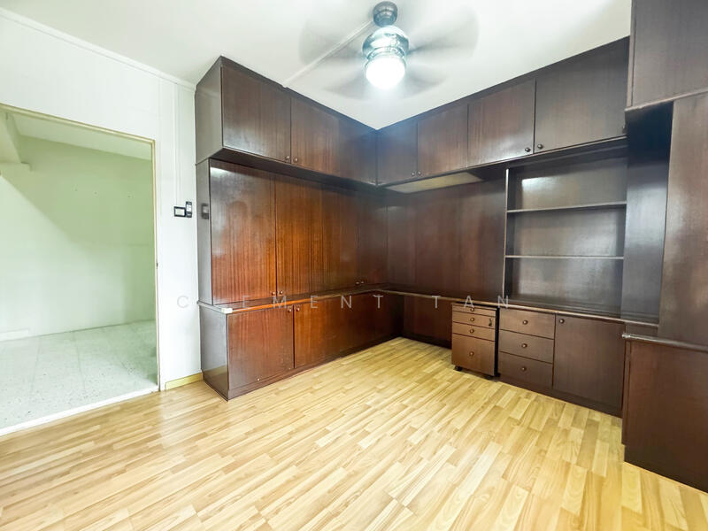 For Sale - 27 Dover Crescent