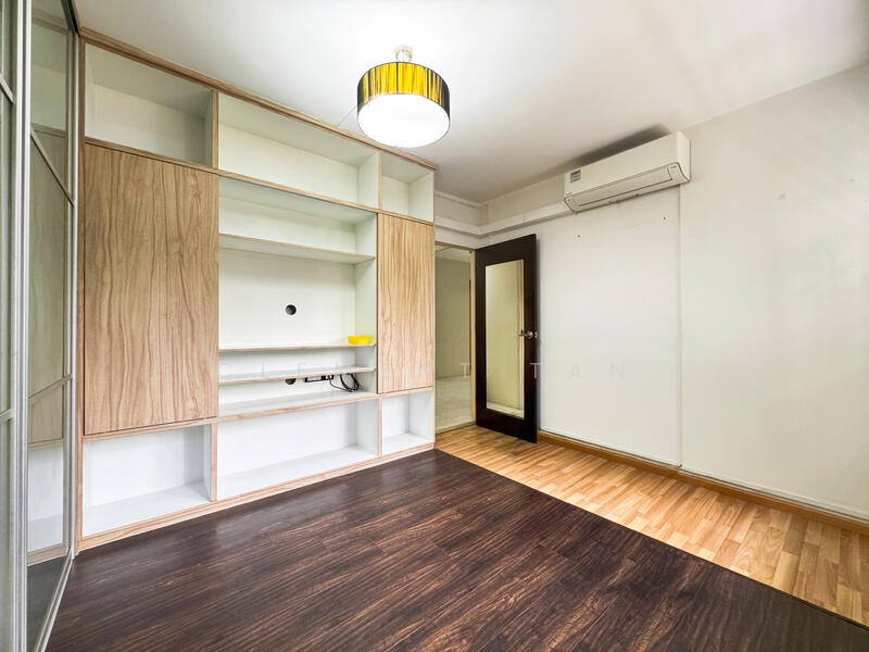 For Sale - 27 Dover Crescent