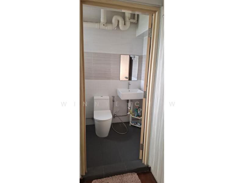 661C Jurong West Street 64, 661C Jurong West Street 64, Boon Lay / Jurong / Tuas, Room Rental, 200 sqft, HDB Flat For Rent, by Winnie Chew, 60202380 - Bathroom - PropertyGuru.com.sg