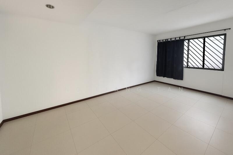 For Sale - 204 Bukit Batok Street 21