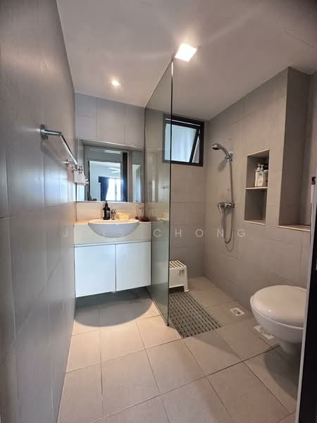 Pinnacle @ Duxton, 1 Cantonment Road, 3 Bedrooms, 1,033 sqft, HDB Flat For Sale, by Jois Chong, 60202469 - Bathroom - PropertyGuru.com.sg