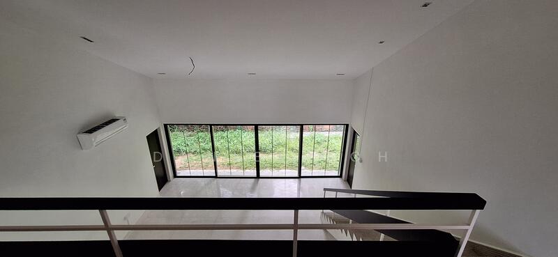 Corridor looking towards dining