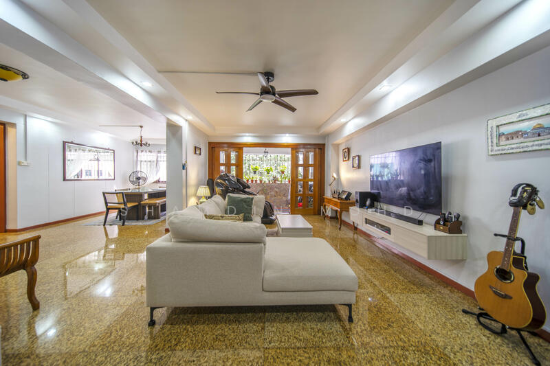 893C Woodlands Drive 50 HDB Flat For Sale at S$ 870,000 | PropertyGuru Singapore - Living Room