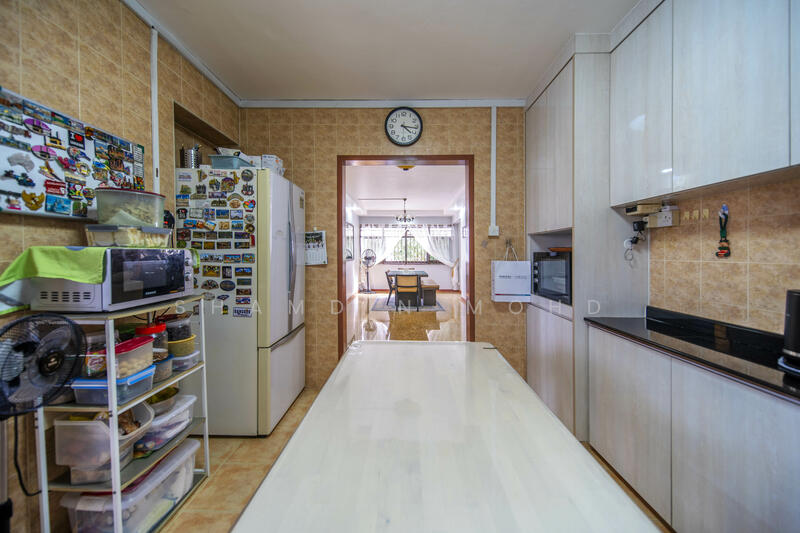 893C Woodlands Drive 50 HDB Flat For Sale at S$ 870,000 | PropertyGuru Singapore - Kitchen