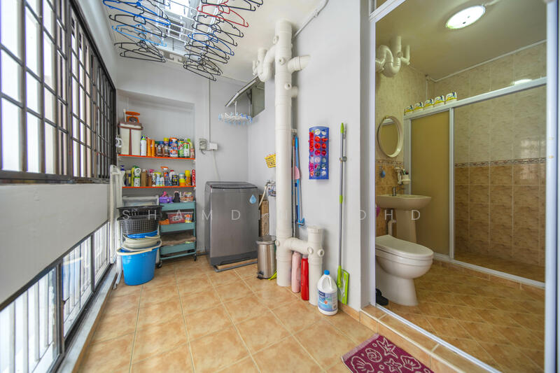 893C Woodlands Drive 50 HDB Flat For Sale at S$ 870,000 | PropertyGuru Singapore - Bathroom