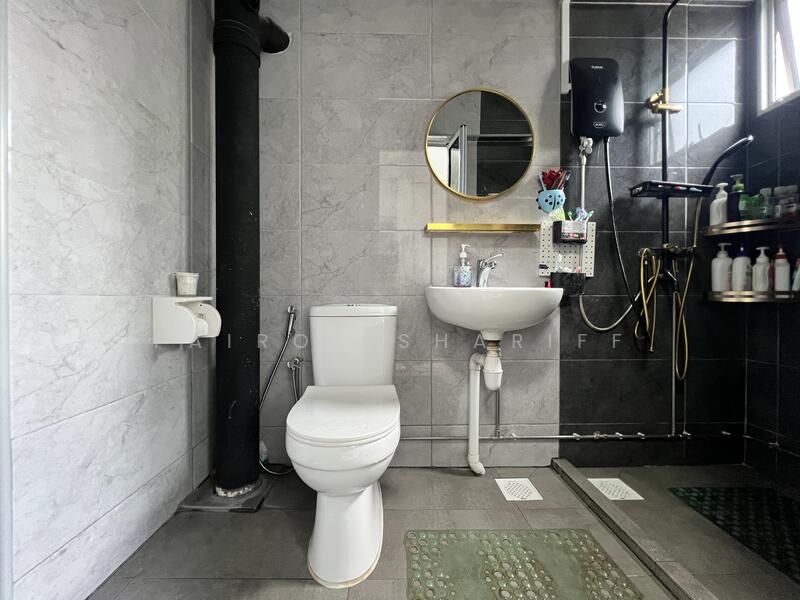 Main Toilet