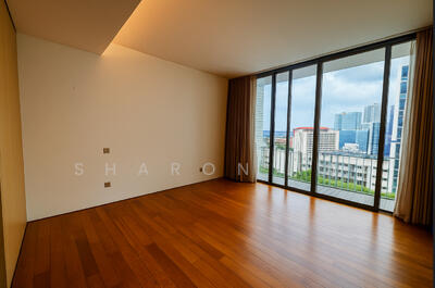 For Sale - Cheap 3 Bed Freehold Orchard Condo plus Utility Room