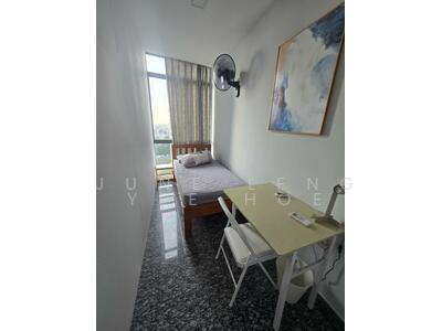 For Rent - Regent Grove