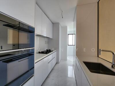 For Sale - Peak Residence