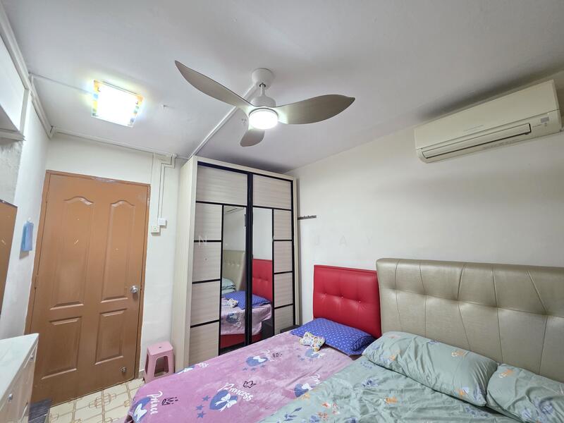 For Sale - 443 Ang Mo Kio Avenue 10