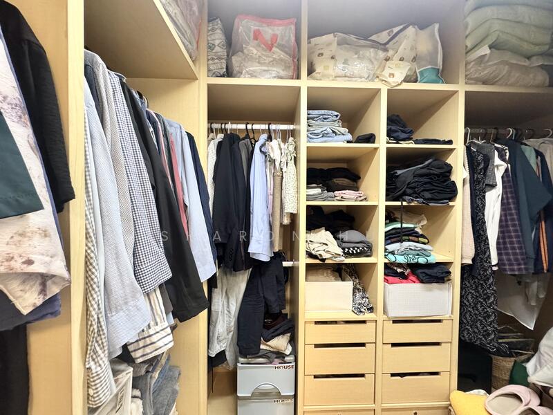 Master bedroom walk in closet