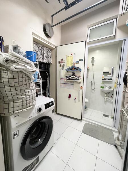 Service Yard, Bomb Shelter & Bathroom 3