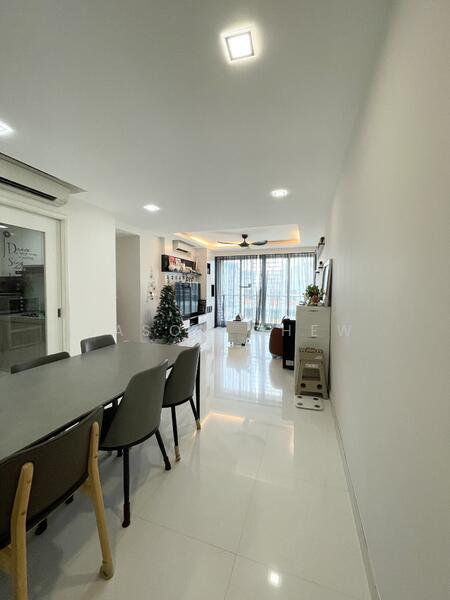 Dining & Living Areas Well Segregated 